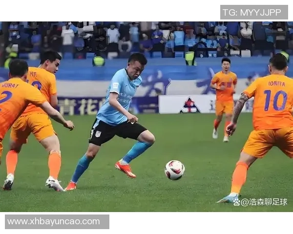 大连英博逆转云南玉昆补时连入两球伊万现场点评精彩瞬间